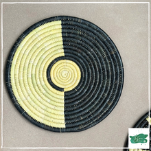 Lade das Bild in den Galerie-Viewer, MONOCHROME MANIA Moonj Wall Plates - Set of 3
