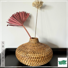Lade das Bild in den Galerie-Viewer, SRISHTI Vase