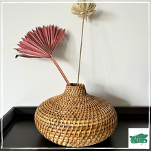Lade das Bild in den Galerie-Viewer, SRISHTI Vase