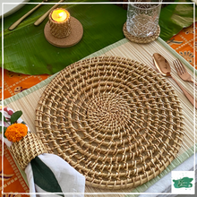 Lade das Bild in den Galerie-Viewer, AVARTANA Trivet