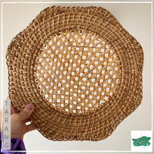 Lade das Bild in den Galerie-Viewer, TARANG Trivet